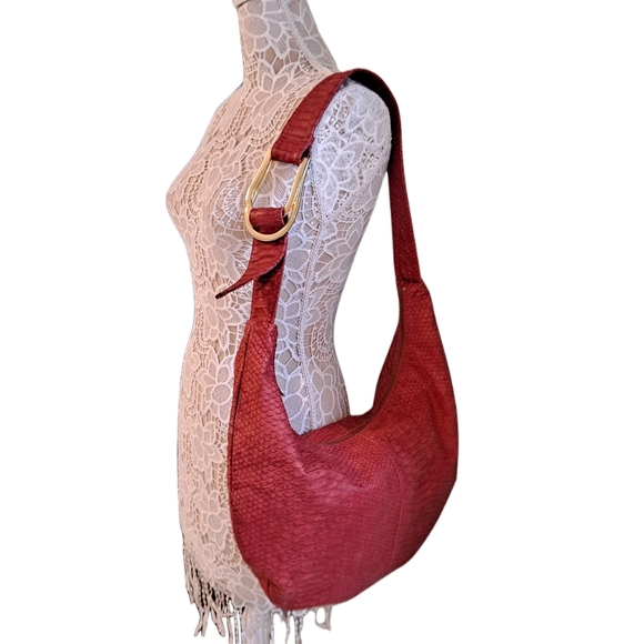 Banana Republic Handbags - Banana Republic Leather hobo BOHO Bag with Suede Interior and Buckle Accent!!